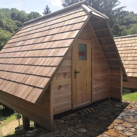 Glamping Naselje Zeleni Turizem Hotell Makole Exteriör bild