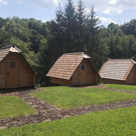 Glamping Naselje Zeleni Turizem Hotell Makole Exteriör bild