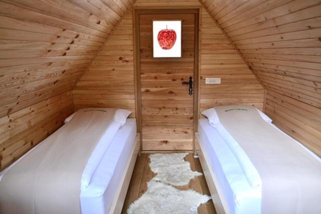 Glamping Naselje Zeleni Turizem Hotell Makole Exteriör bild